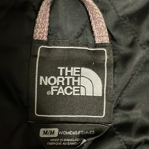 The northface longer body belted hooded ski jacket in excellent condition - Picture 5 of 15